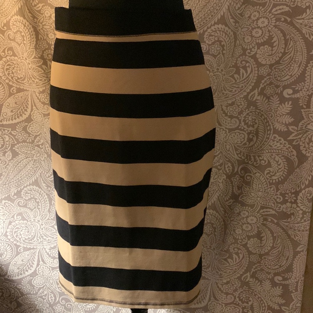 Old Navy Black and Tan Pencil Skirt